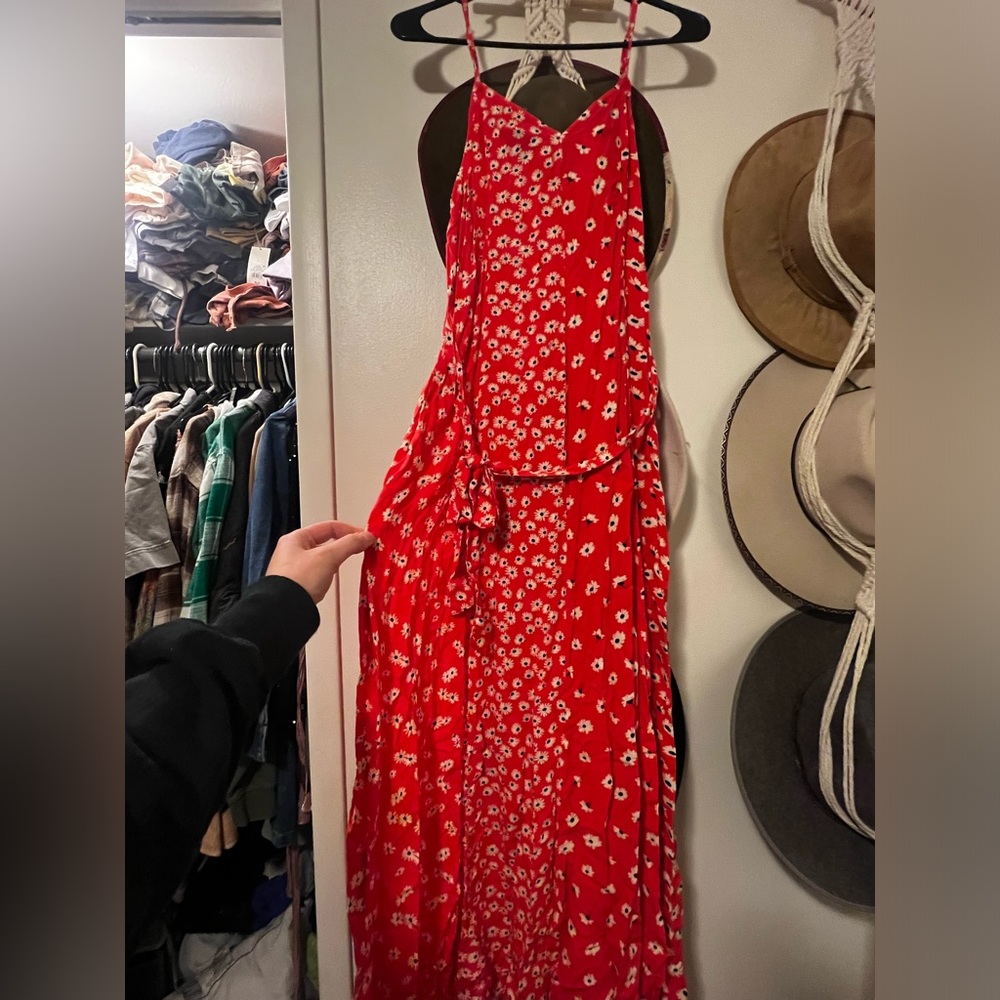 NWT ⭐️ American Eagle Outfitters Floral Double Pattern Red + White Floral dress